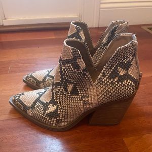 Vince Camuto Gigietta Bootie